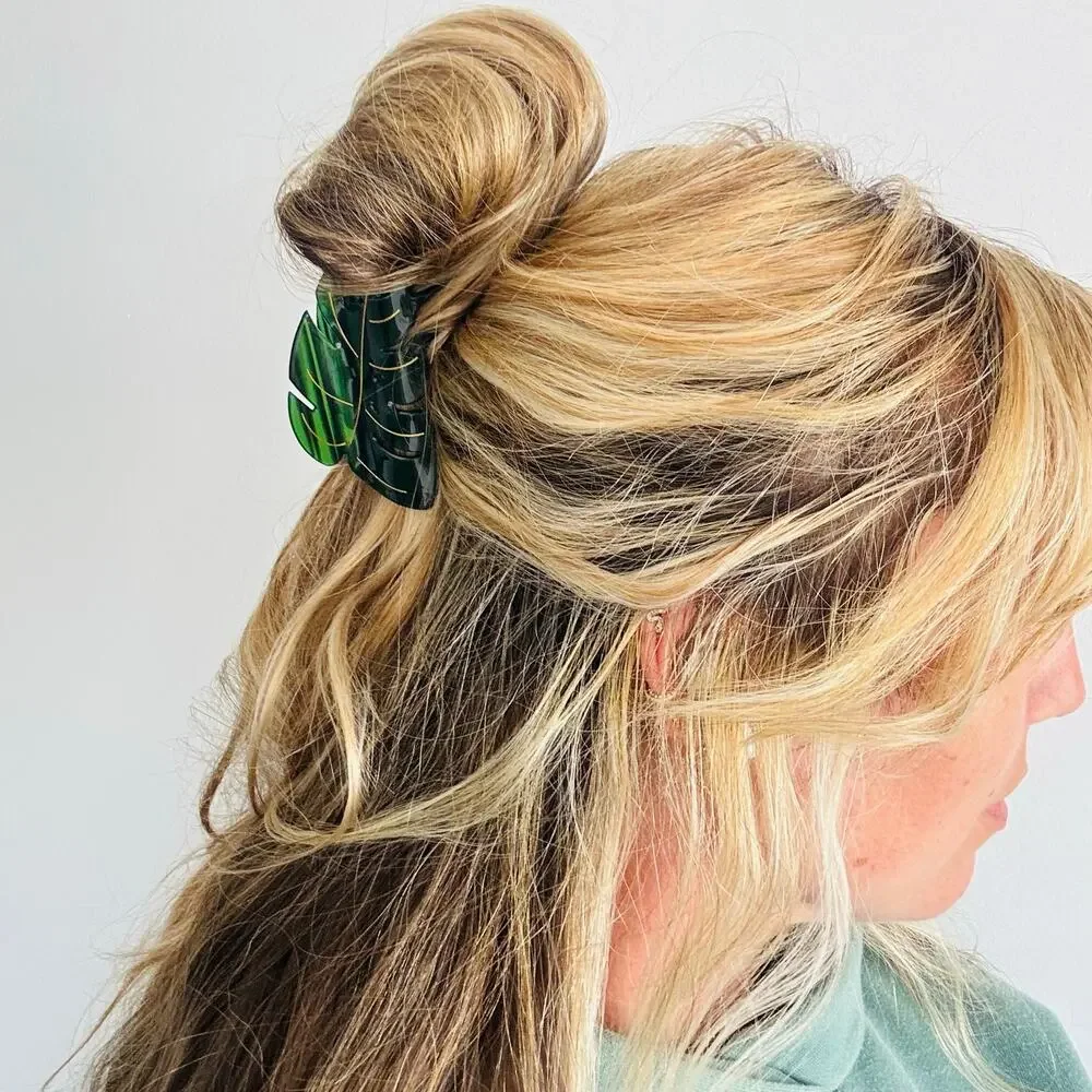 NEW ANTHROPOLOGIE Dark Green Gold Palm Monstera Leaf Plastic Hair Claw Clip